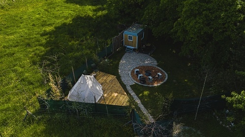 Glamping u lesa - Jiho�esk� maringotka - T�ebo�sko