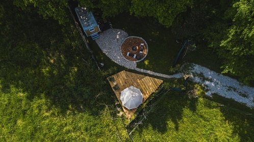 Glamping u lesa - Jiho�esk� maringotka - T�ebo�sko