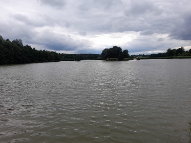 Pronjem chaty - jezero Katlov - Zdeslavice