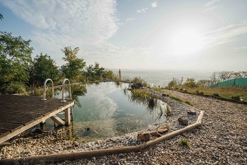 Glamping koupací jezírko a wellness - jižní Morava