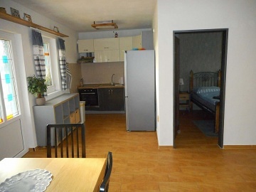 Chata a vinn� sklep - CHKO P�lava - Nov� Ml�ny