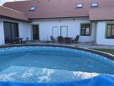 Jihoesk chalupa s baznem - Vesel nad Lunic