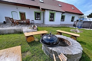 Jihoesk chalupa s baznem - Vesel nad Lunic