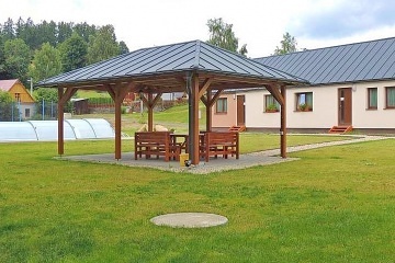 Chata s baznem - Karlov pod Praddem