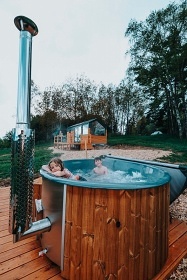 Glamping Lipensko a koupací sud - Tiny House