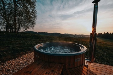Glamping Lipensko a koupací sud - Tiny House