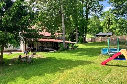 Chalupa s baz�nem - Ple�ivec - Kru�n� hory