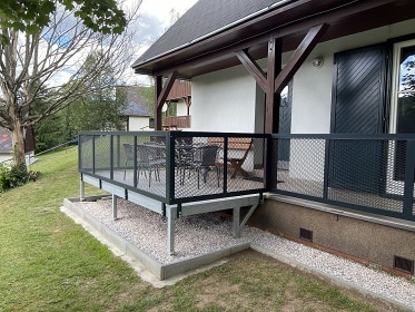 Chata s baznem na pat ern hory - Krkonoe