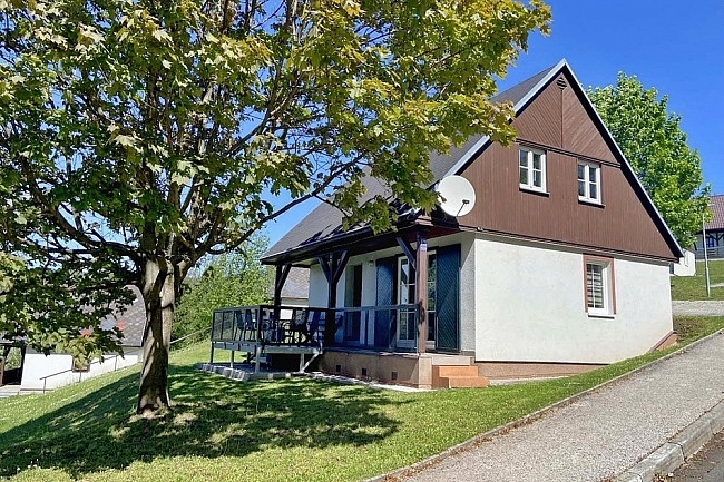 Chata s bazénem na úpatí Černé hory - Krkonoše