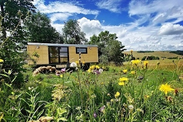 Glamping Jesen�ky - Maringotka - hrad Edel�tejn