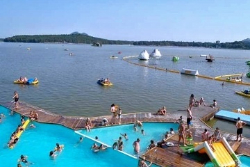 Tendr chaty - Máchovo jezero - Staré Splavy