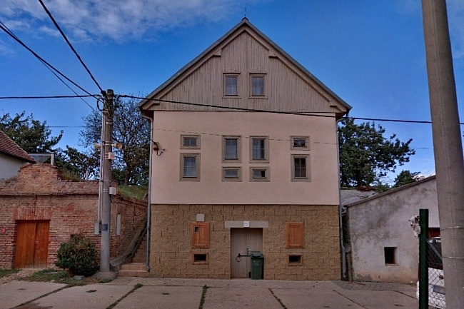 Chata a vinný sklep - Bulhary - CHKO Pálava