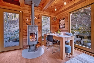 Nov� objekt: Kanadsk� cedrov� srub - z�itkov� ubytov�n�