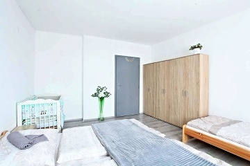 Chalupa s baz�nem - hrad Lipnice nad S�zavou