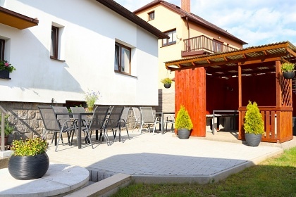 Chalupa s baz�nem - hrad Lipnice nad S�zavou