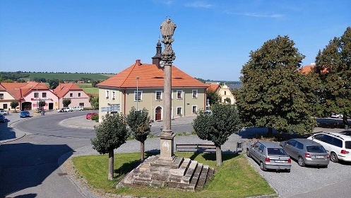 Chalupa s baznem - Koumberk - Toulovcovy Matale