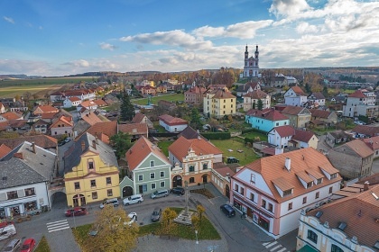 Chalupa s baznem - Koumberk - Toulovcovy Matale