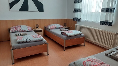 Chalupa s baznem - Koumberk - Toulovcovy Matale