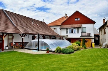 Chalupa s bazénem - apartmány Harmonie - Luže
