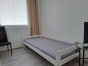 Chalupa s baz�nem - Podh��� Ch�ib� - Krom���