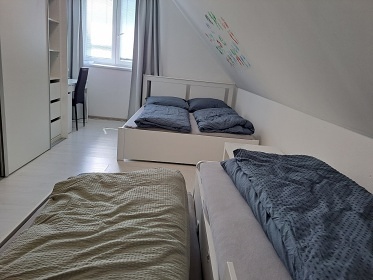 Chalupa s baz�nem - Podh��� Ch�ib� - Krom���