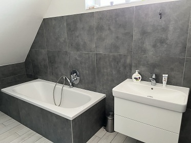 Chalupa s baz�nem - Podh��� Ch�ib� - Krom���