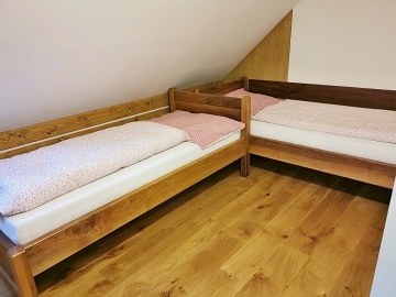 Chalupa a koupac� sud - B�l� Karpaty - B�ezov�