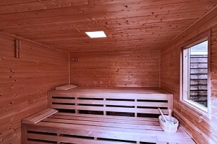 Wellness Roubenka - kachlová kamna - Podkrkonoší