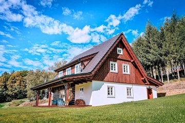 Chalupa �eladn� - Stezka v oblac�ch Vala�ka