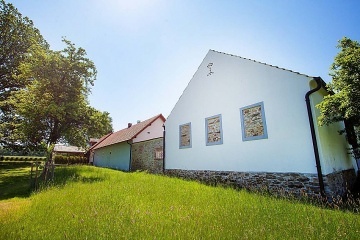 Jiho�esk� chalupa Zlat� Koruna - hrad D�v�� K�men