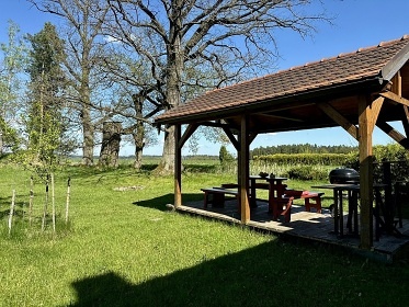 Jiho�esk� chalupa Zlat� Koruna - hrad D�v�� K�men