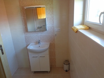 Dv� chaty Jedovnice - ubytov�n� Moravsk� kras