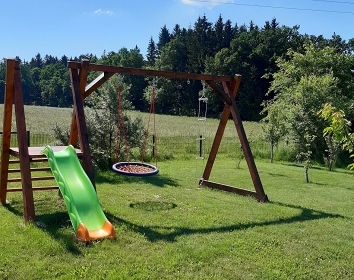 Dv� chaty Jedovnice - ubytov�n� Moravsk� kras