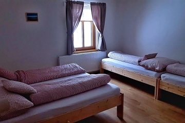 Rodinn� chalupa - samota a koupac� sud - Faunapark