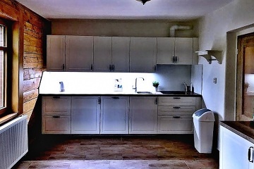 Rodinn� chalupa - samota a koupac� sud - Faunapark