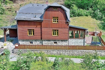 Rodinná chalupa - samota a koupací sud - Faunapark