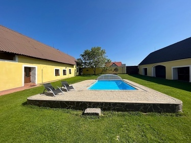 Jiho�esk� chalupa s baz�nem - Vesel� n. Lu�nic�