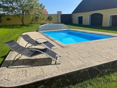 Jiho�esk� chalupa s baz�nem - Vesel� n. Lu�nic�