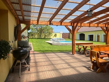 Jiho�esk� chalupa s baz�nem - Vesel� n. Lu�nic�