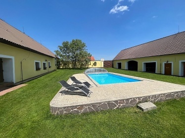 Jiho�esk� chalupa s baz�nem - Vesel� n. Lu�nic�