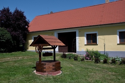 Jiho�esk� chalupa s baz�nem - Vesel� n. Lu�nic�