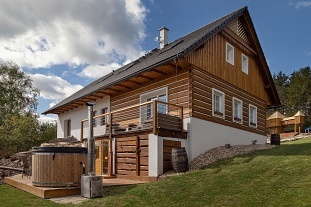 Rodinn� chalupa s baz�nem - �esk� r�j - Ji��nsko