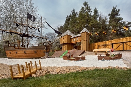 Rodinn� chalupa s baz�nem - �esk� r�j - Ji��nsko