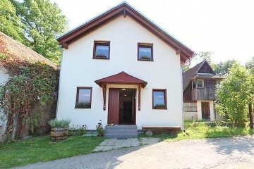 Chalupa a vinn� sklep Hustope�sko - Nov� Ml�ny