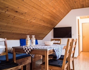 Chalupa na �pat� Lys� hory - CHKO Beskydy