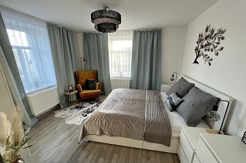 Wellness chalupa s baz�nem - hrad Per�tejn