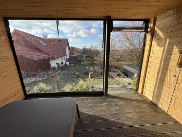 Wellness chalupa s baz�nem - hrad Per�tejn