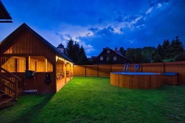 Chalupa baz�n a d�tsk� h�i�t� - Bukov� hora