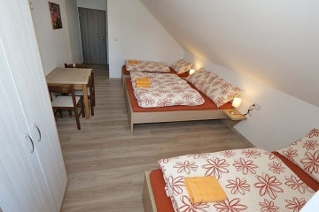 Chalupa baz�n a d�tsk� h�i�t� - Bukov� hora