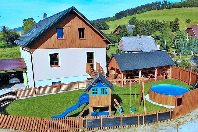 Chalupa baz�n a d�tsk� h�i�t� - Bukov� hora